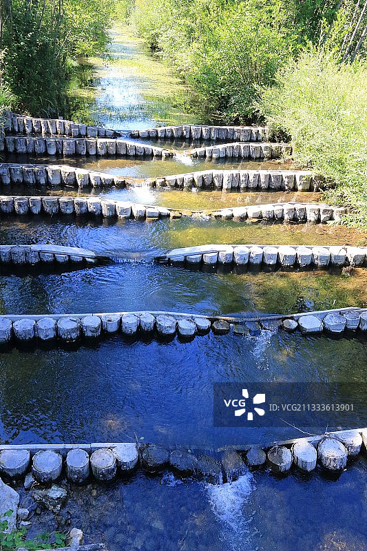 法国伊泽尔省萨韦河上的鱼道图片素材