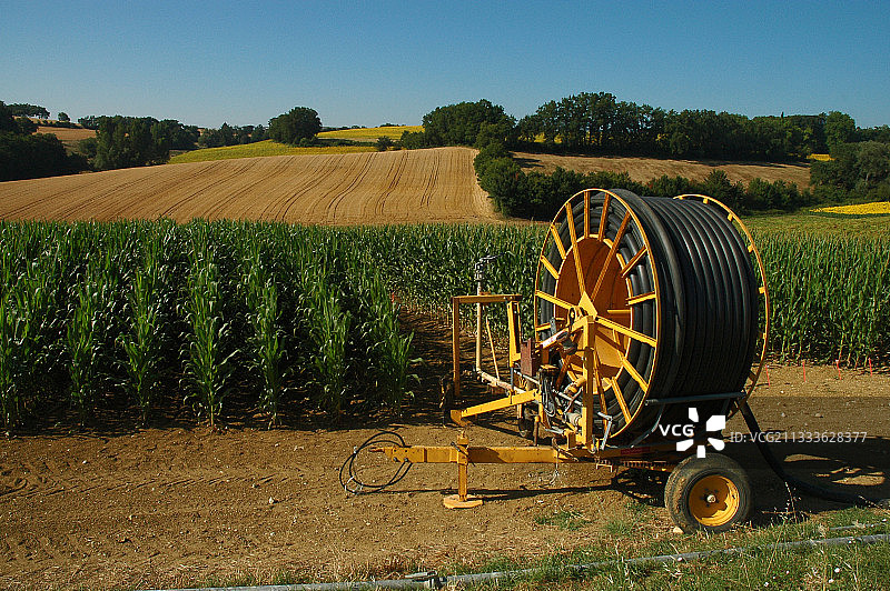 玉米田灌溉系统图片素材