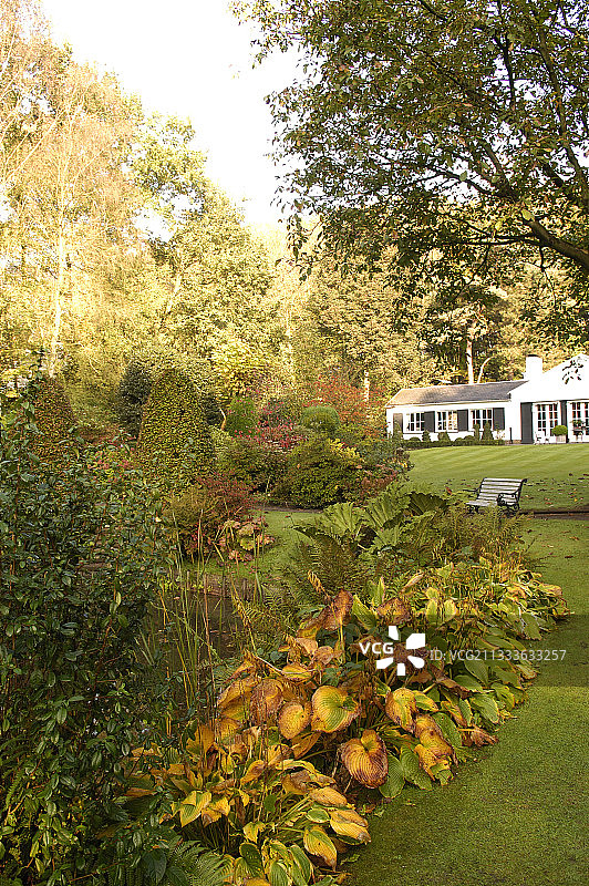 比利时安特卫普郊区的私人花园图片素材