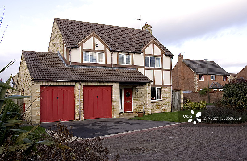 在主教克利夫，靠近切尔滕纳姆：带双车库的房子图片素材
