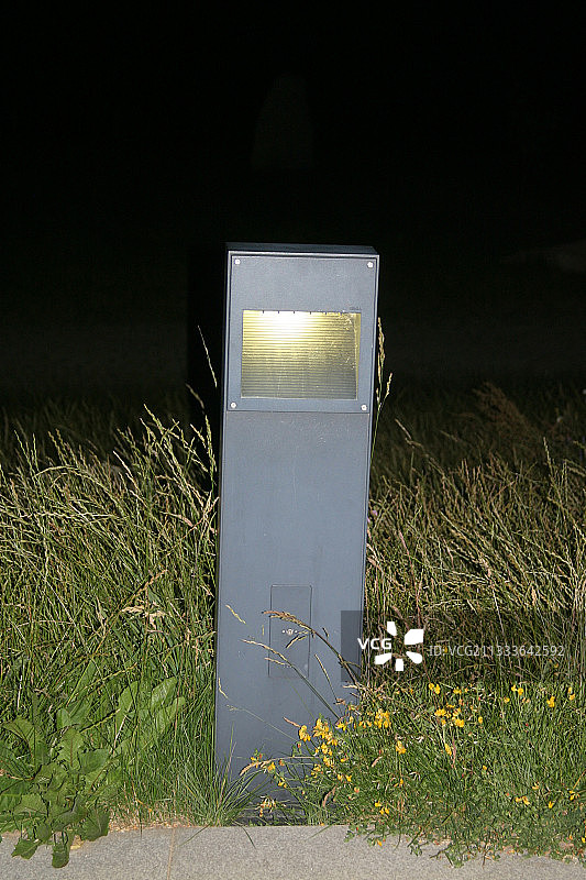 具有自然采光的启动中心外部图片素材