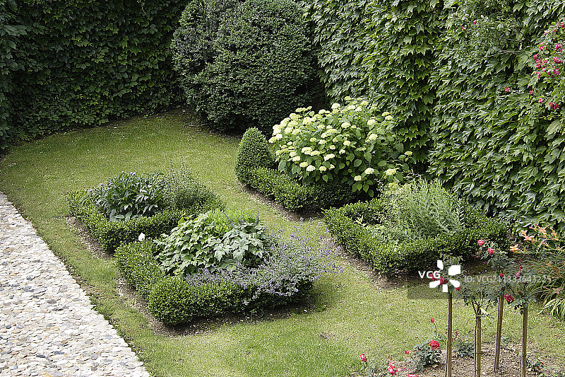 法国伊泽尔省圣昂德烈园林景观图片素材