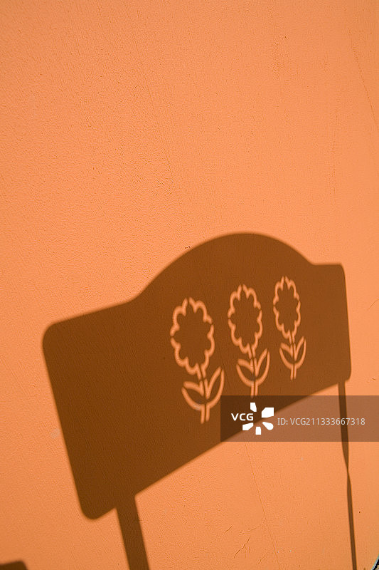 阿尔克-塞南皇家盐厂墙壁花园上的阴影图片素材