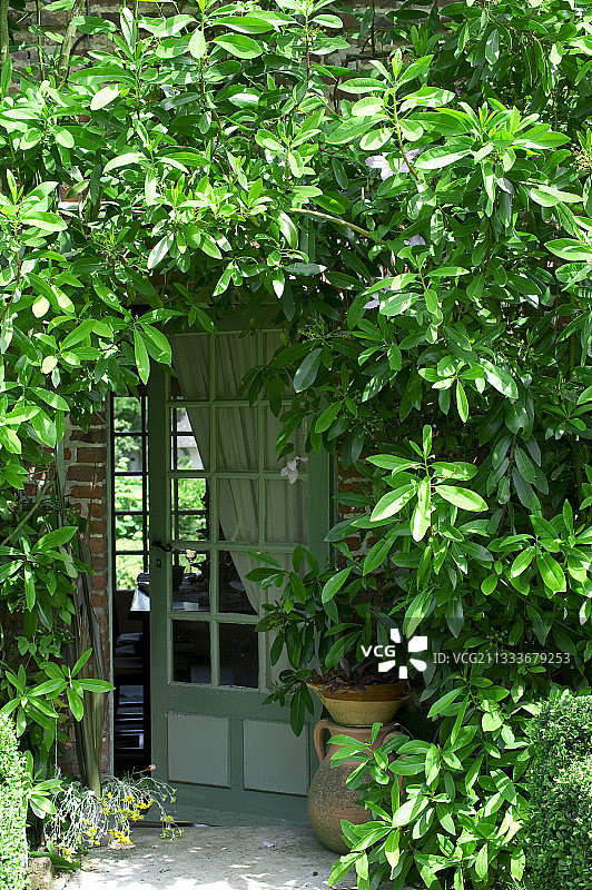 安吉丽花园的大门图片素材