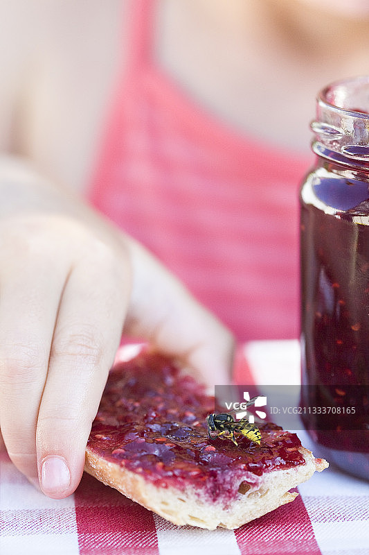 四岁的女孩图片素材