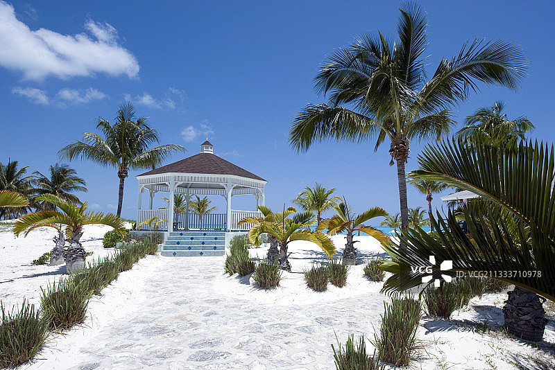 阿巴科岛大特雷asure礁海滩上的售货亭图片素材