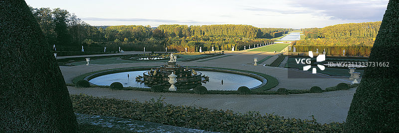 凡尔赛花园的喷泉图片素材