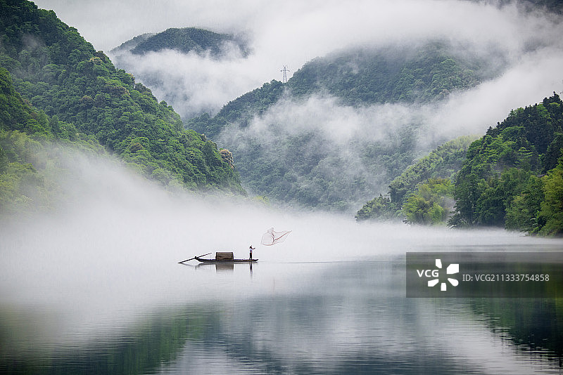 《雾漫小东江》图片素材
