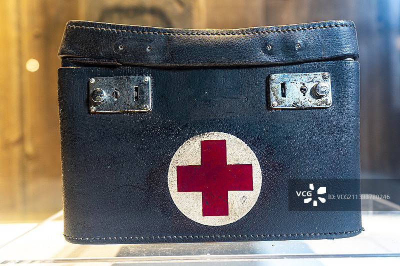 湖北：鹤峰五里老街藏品中药柜、药碾子、切刀等图片素材