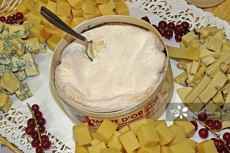 法国弗朗什-孔泰奶酪组合图片素材