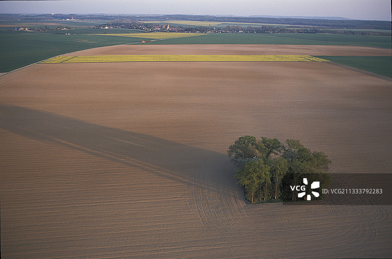 法国皮卡第耕地航拍图片素材