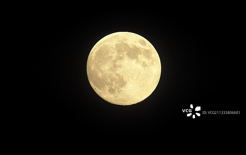法国夜晚的满月图片素材