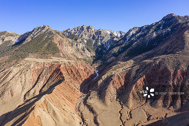 高山雪水沟图片素材