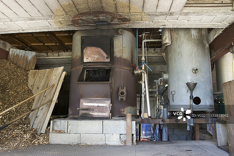 法国普罗旺斯蒸馏生物装置图片素材