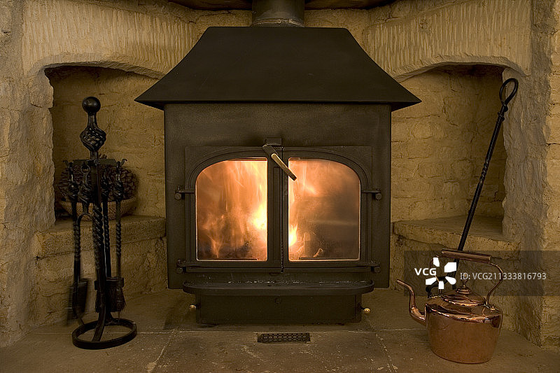 Clearview燃木炉灶，英国科茨沃尔德图片素材