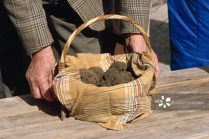 拉尔本克的松露市场图片素材