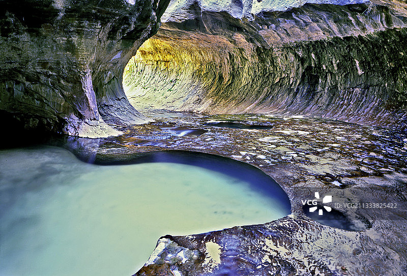 美国犹他州锡安国家公园的峡谷图片素材
