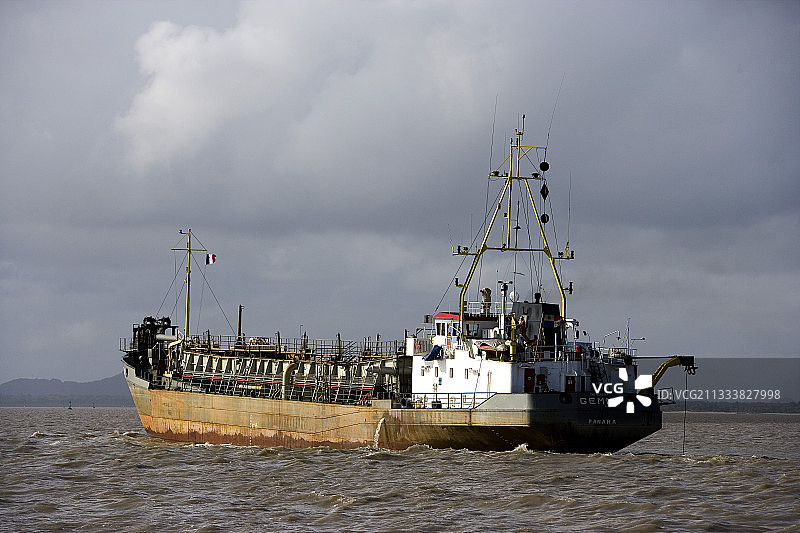 为方便阿丽亚娜火箭部件的通行而永久疏浚的航道图片素材