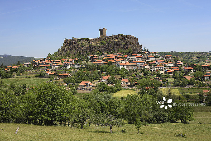 法国奥弗涅地区勒皮昂韦莱镇图片素材