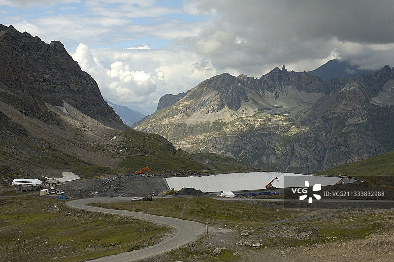 阿尔卑斯山法国滑雪胜地土方工程图片素材