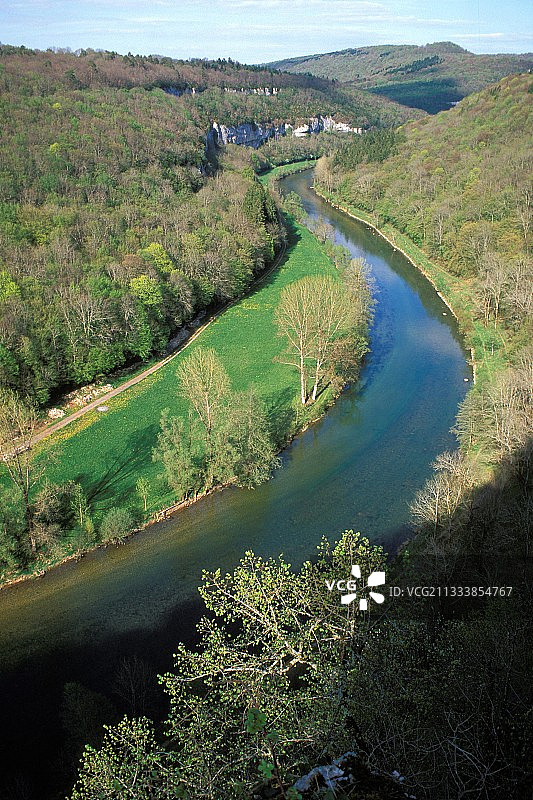 法国勃艮第卢埃峡谷的河流图片素材