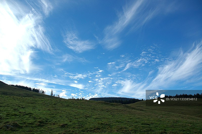 法国奥弗涅的塞扎利耶高原图片素材