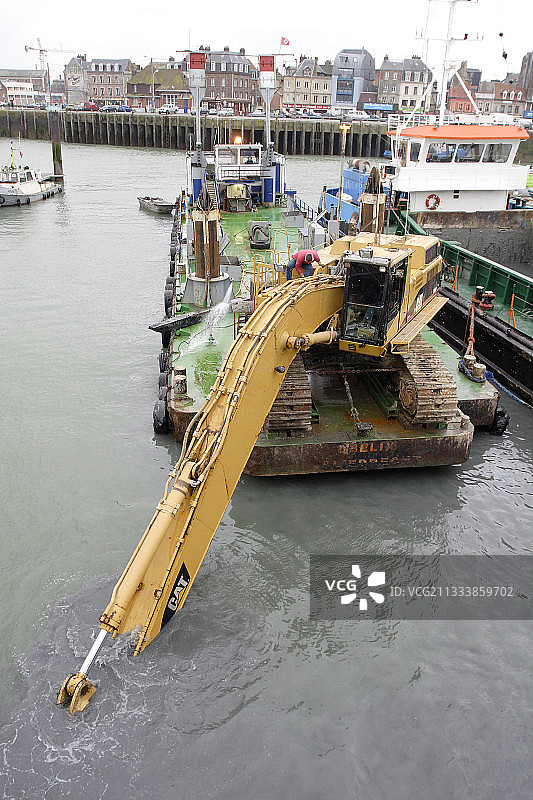 在法国诺曼底迪耶普港疏浚图片素材