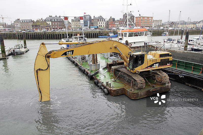 在法国诺曼底迪耶普港疏浚图片素材