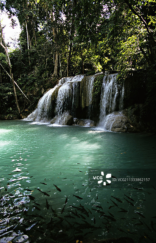 泰国北碧府爱侣湾瀑布图片素材
