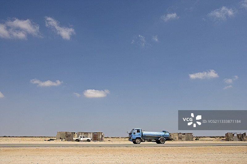 阿曼苏丹国海岸沙漠中的村庄图片素材