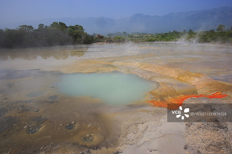 武吉巴里杉山脉南苏门答腊的泥塘图片素材