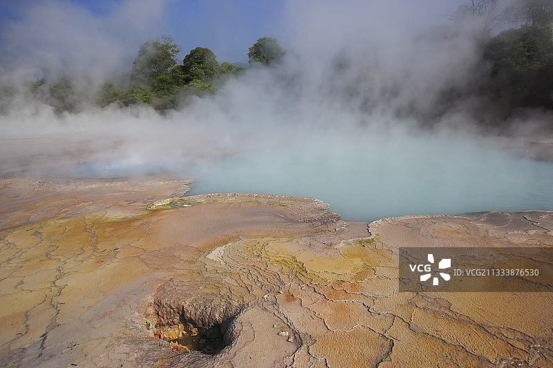 武吉巴里杉山脉南苏门答腊的泥塘图片素材
