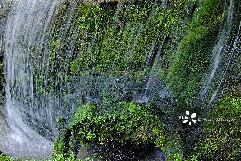 法国旧磨坊水车瀑布图片素材