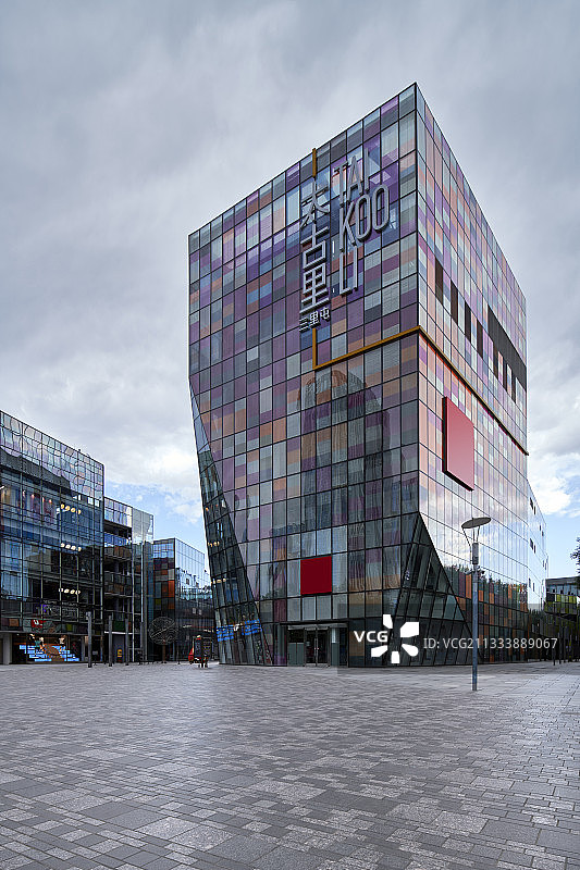 北京时尚地标三里屯太古里艺术建筑和广场图片素材