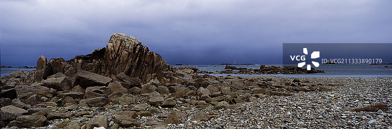 背景中的莱奥克斯灯塔（北景）图片素材