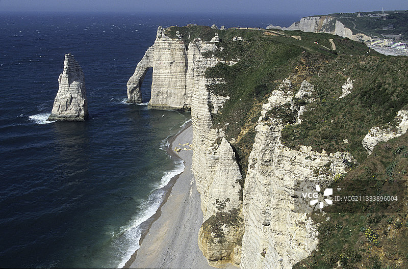 埃特勒塔悬崖的拱门和尖峰图片素材