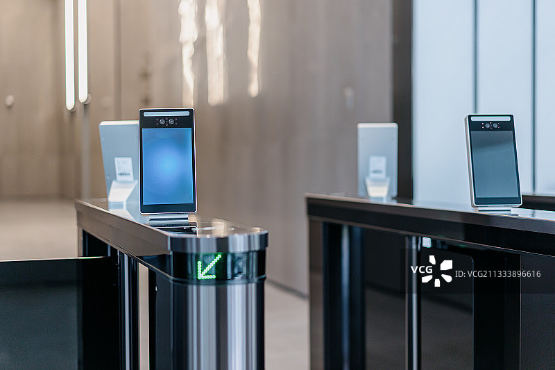 现代写字楼人脸识别闸机系统图片素材