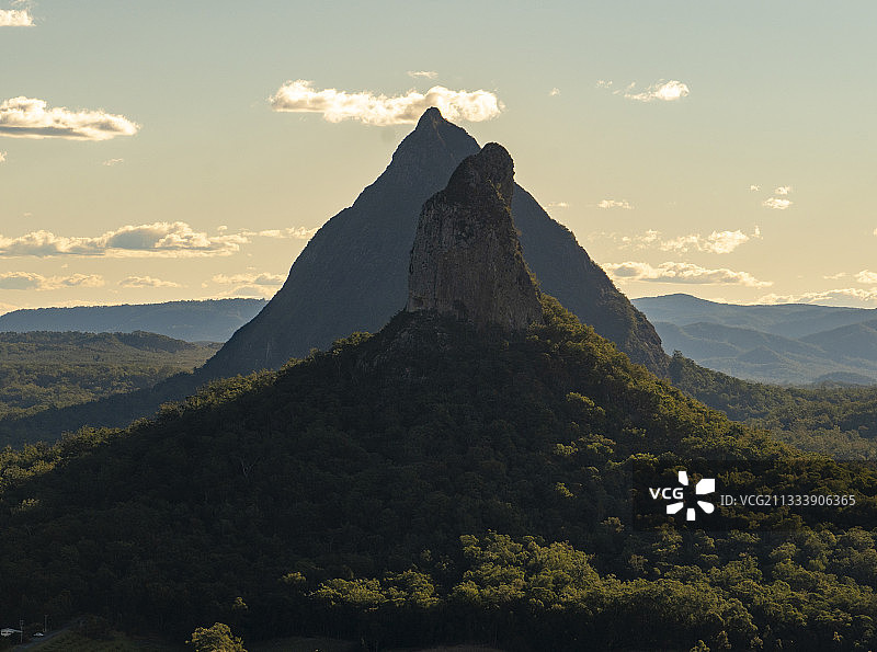 黄昏时分的 Mt Ngungun图片素材