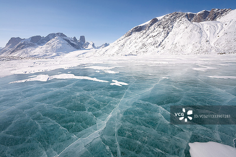 加拿大奥于伊图克国家公园的阿斯加特山和冰图片素材
