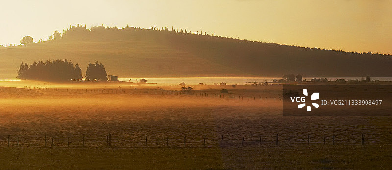 法国多姆山省暮光景观图片素材