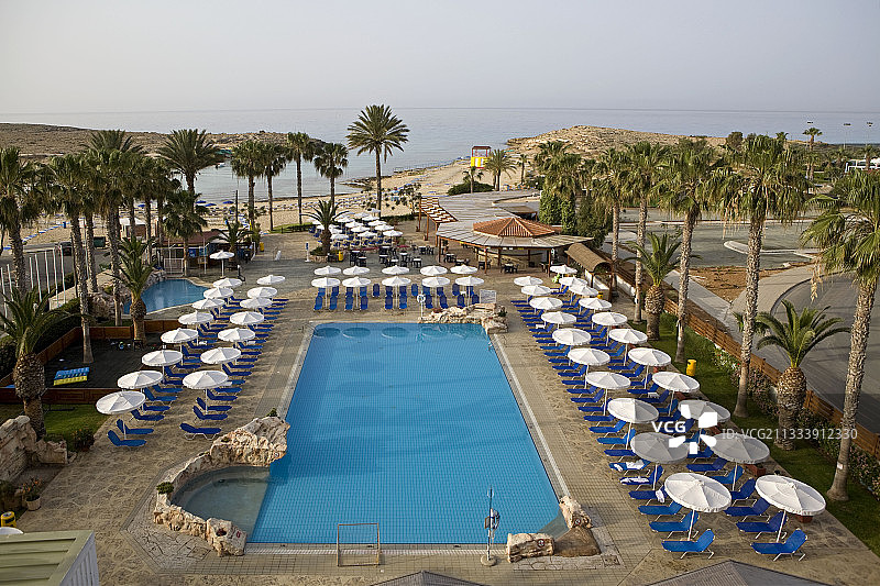 塞浦路斯旅游海岸的酒店游泳池图片素材