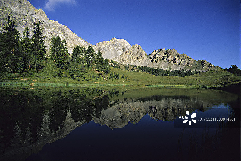 法国凯拉斯地块山地湖泊图片素材