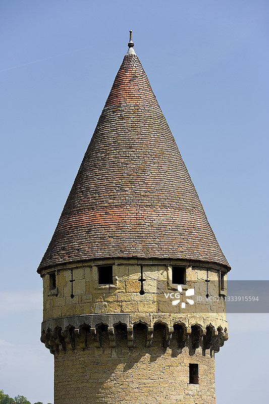 法国克吕尼修道院塔楼的屋顶和枪眼图片素材