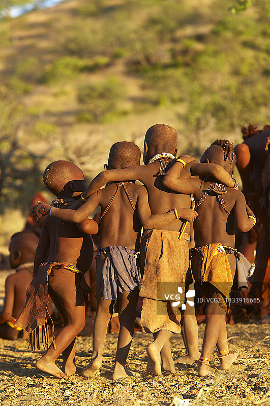 纳米比亚卡奥科兰奥普沃辛巴地区儿童图片素材