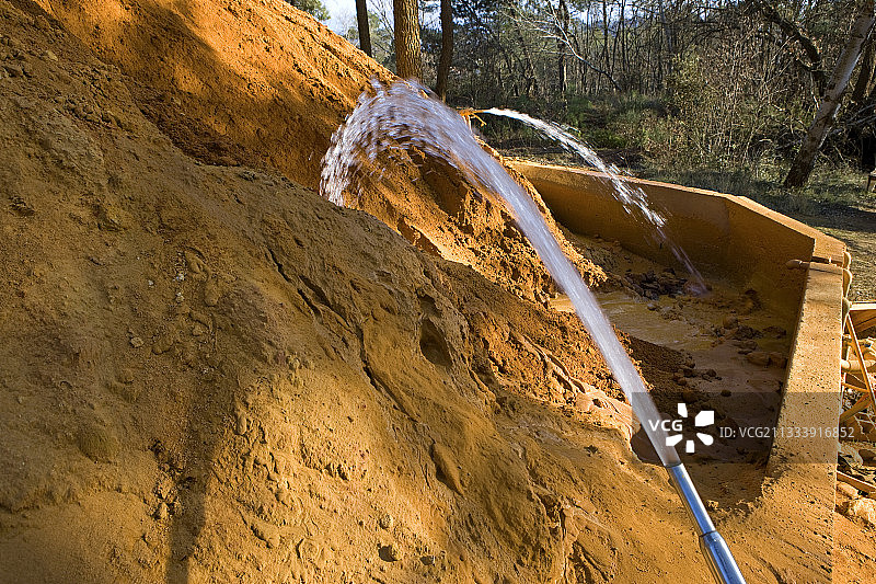 赭色Gargas采石场的水图片素材