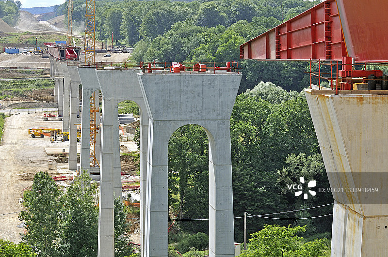 高架桥的金属桥面图片素材