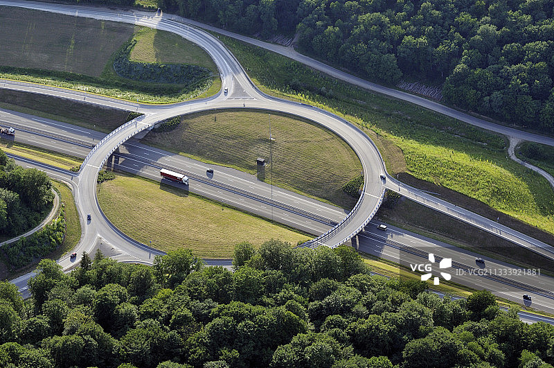 A36桥Ecot Roide交叉路口鸟瞰图图片素材