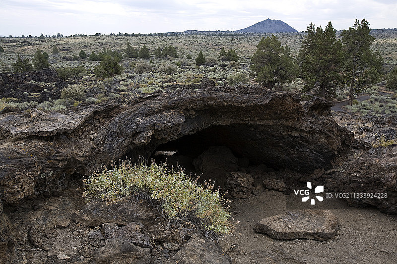 美国加利福尼亚州熔岩床国家纪念地的熔岩流图片素材
