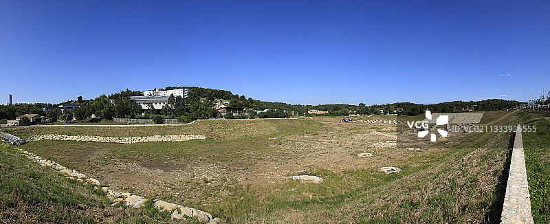 加尔省尼姆的泄洪盆地图片素材