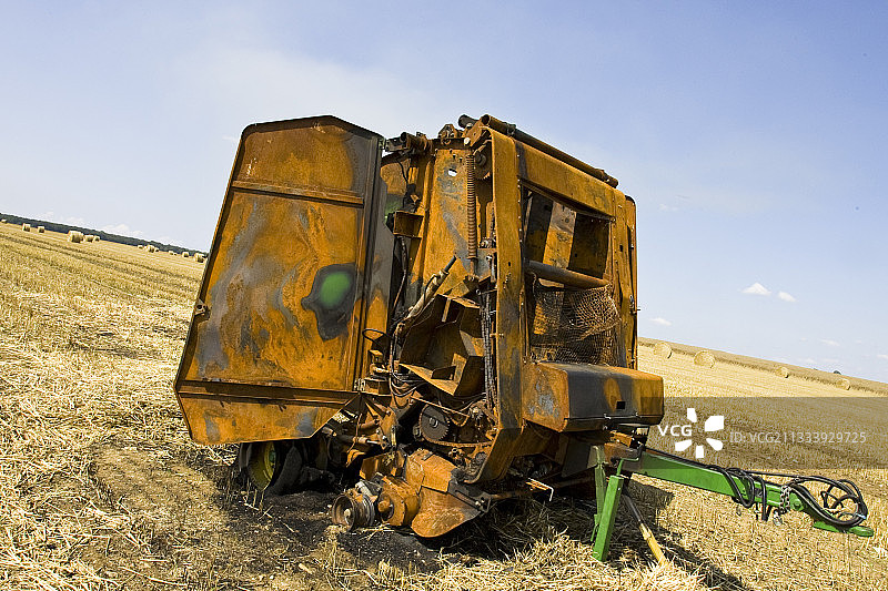 烧毁的农田残骸图片素材